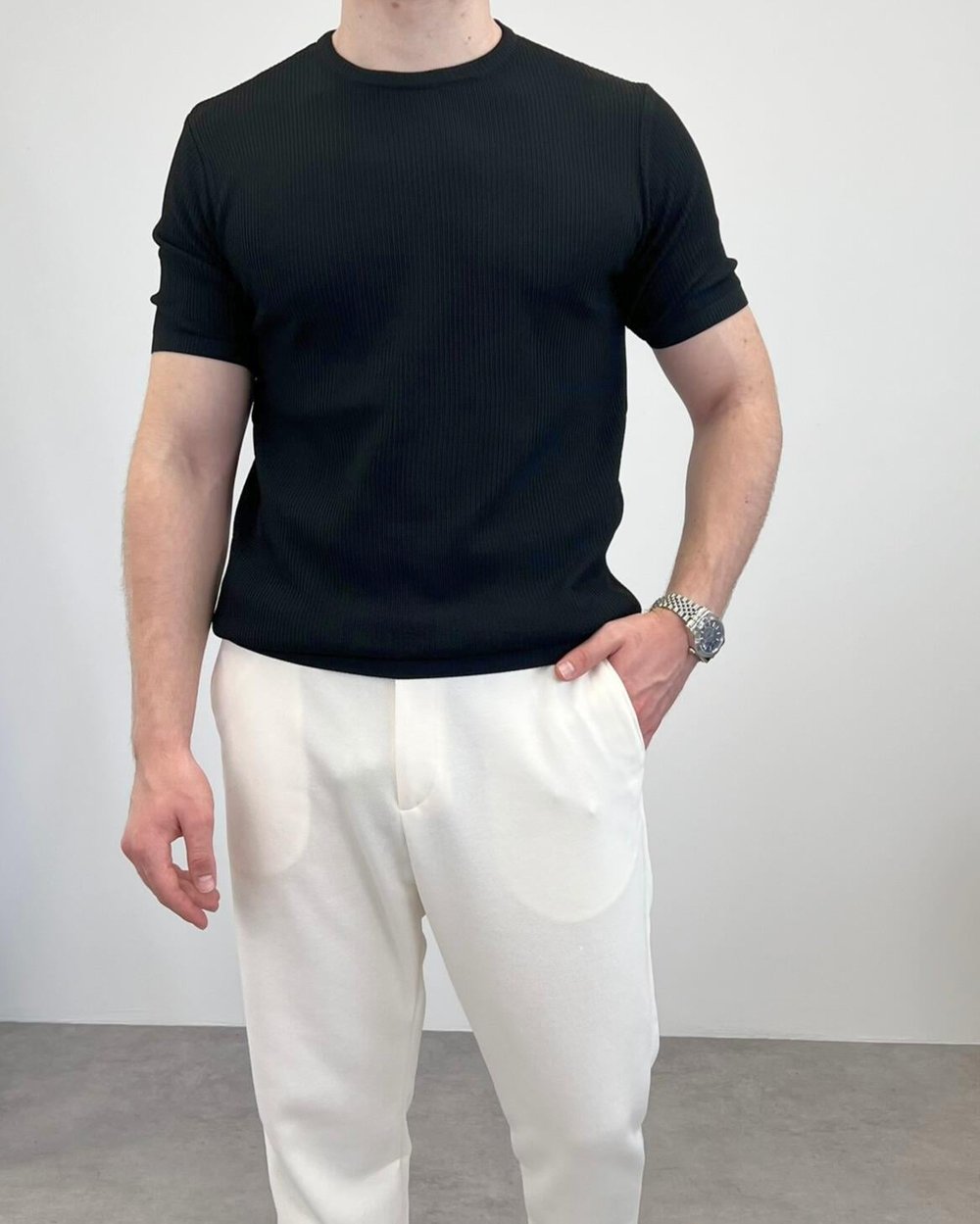 ÖRME BİSİKLET YAKA İNCE FİTİLLİ T-SHIRT SİYAH