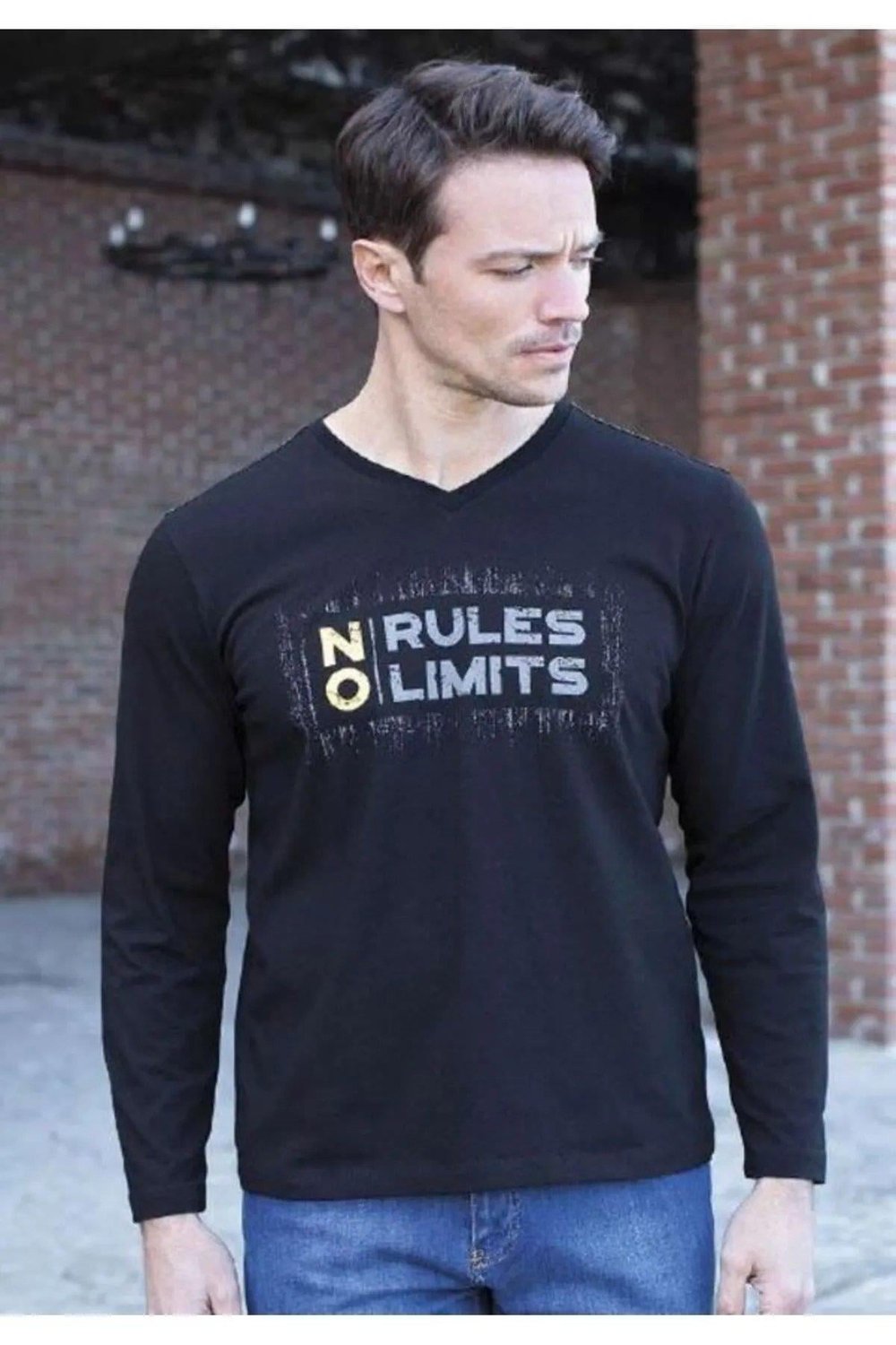 Süprem V Yaka Baskılı Sweatshirt