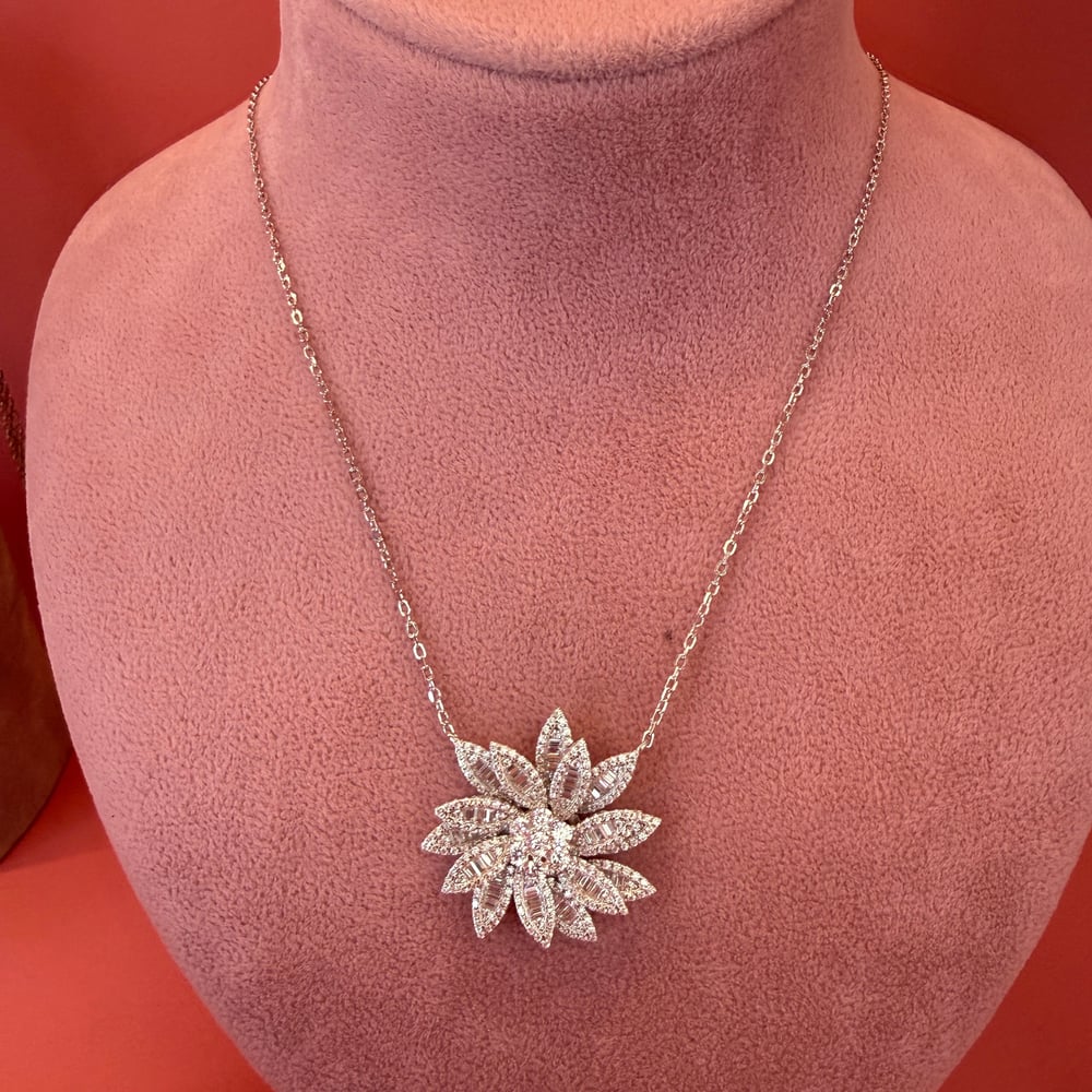BYNARS NOVA FLOWER
