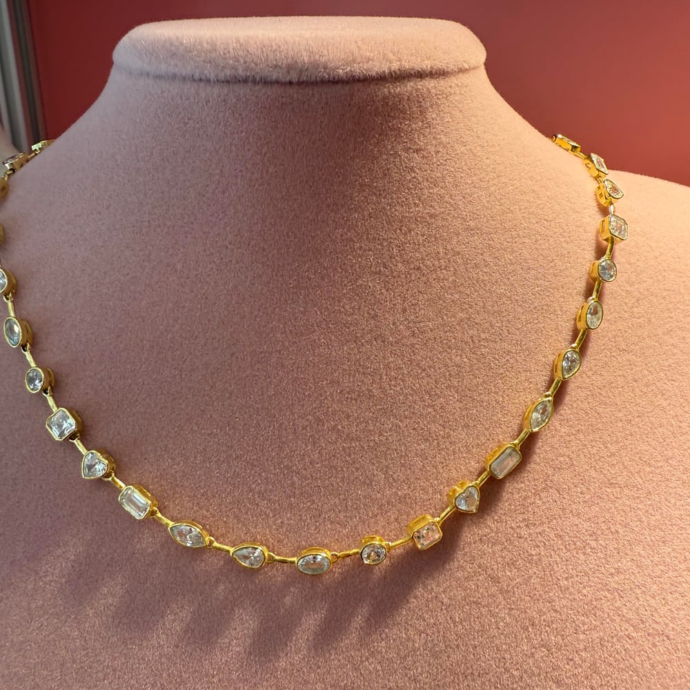 GEOMETRİK TAŞLI GOLD KOLYE