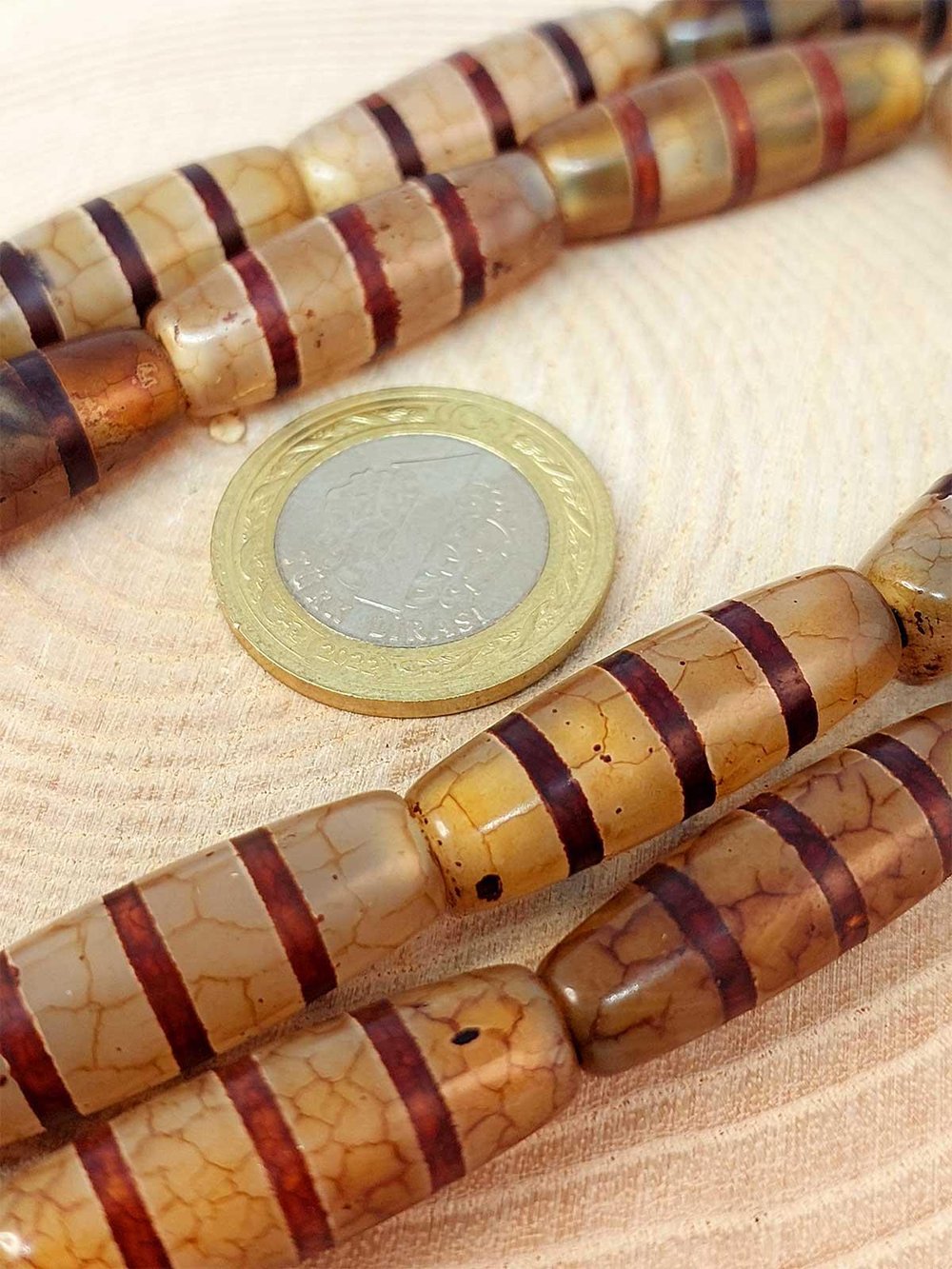 3 Şeritli Tibet Akik Taşı Silindir Kesim 9x30mm/adet (45780-1)