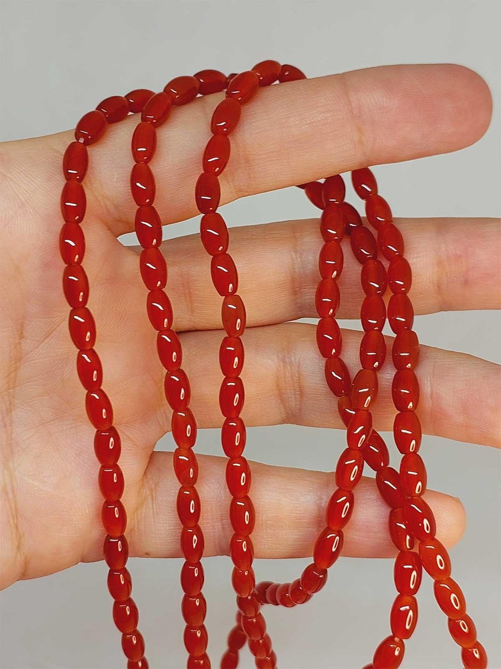 Akik Taşı Arpa Kesim 4x6.5mm YARIM Dizi (49464) (18cm uzunluğundadır)