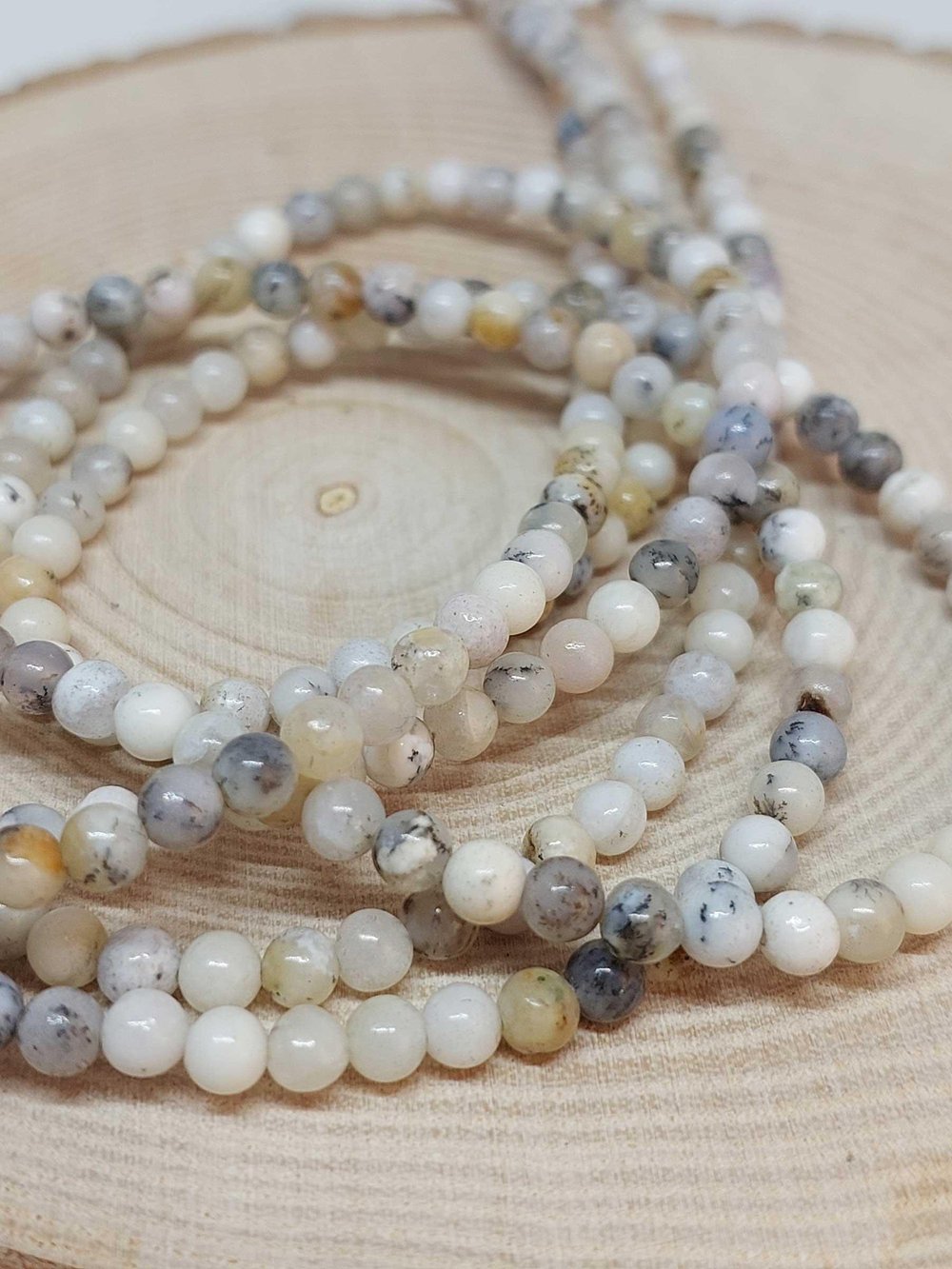Beyaz Alacalı Opal Taşı YARIM Dizi 4mm (18cm uzunluğundadır)