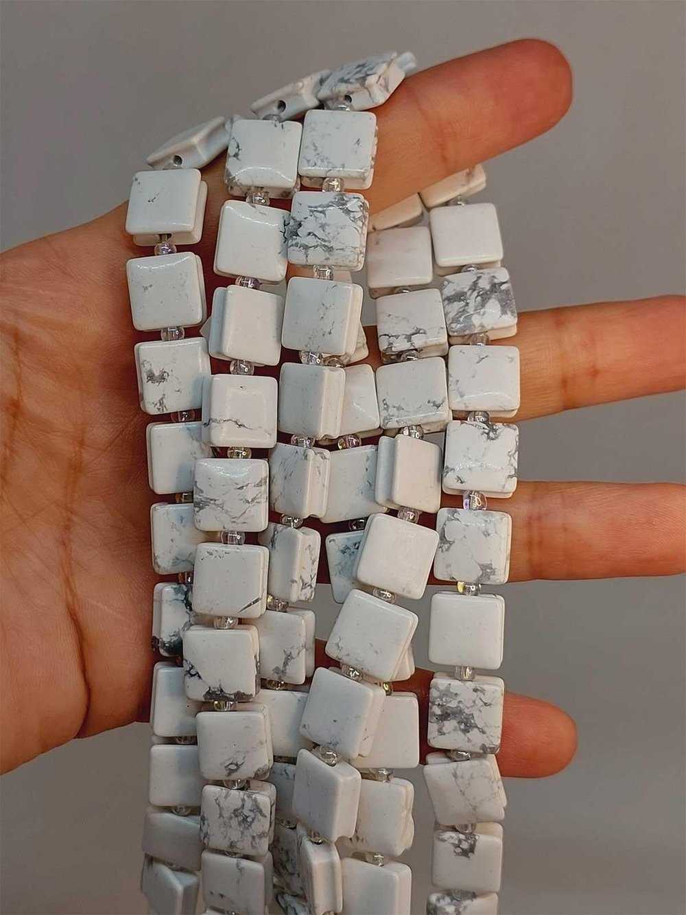Çeyrek Dizi (9cm uzunluğundadır!) Havlit Taşı Yandan Oyuklu Kare Kesim 10x10mm Çeyrek Dizi (49570)