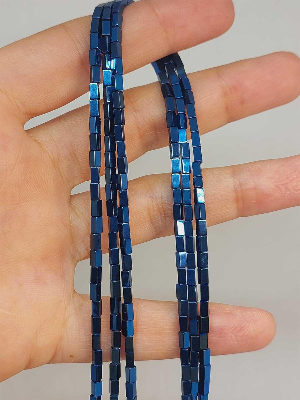Çeyrek Dizi (9cm uzunluğundadır!) Hematit Taşı Çeyrek Dizi 2*4mm (49660)
