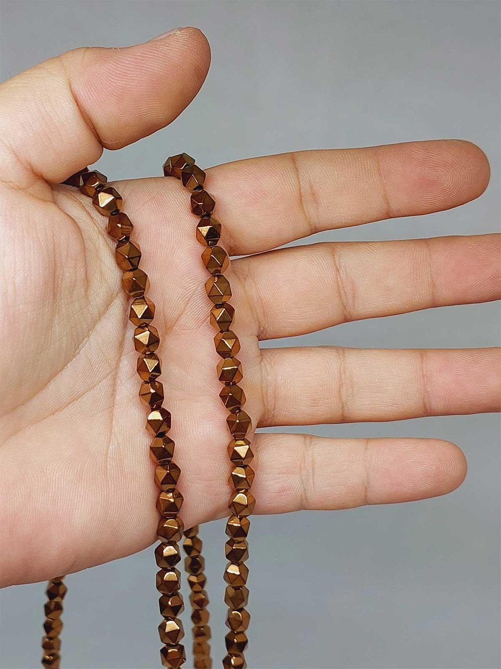 Çeyrek Dizi (9cm uzunluğundadır!) Hematit Taşı Şekilli 5*5.5mm Çeyrek Dizi (52336)
