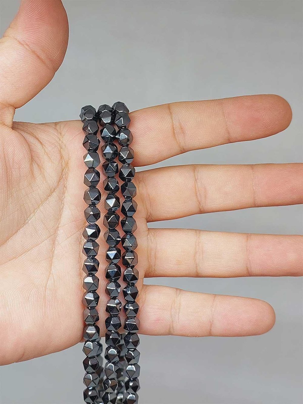 Çeyrek Dizi (9cm uzunluğundadır!) Hematit Taşı Şekilli 6*5.5mm Çeyrek Dizi (52302)