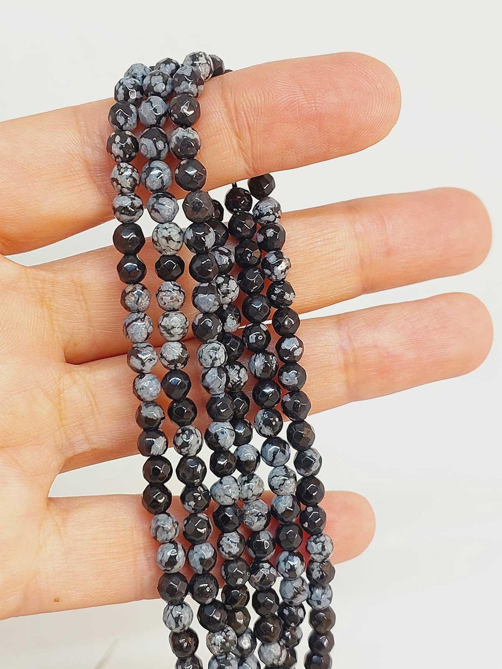 Çeyrek Dizi (9cm uzunluğundadır!) Kar Tanesi Obsidyen Taşı Çeyrek Dizi Faset Kesim 4-4.5mm aralığı