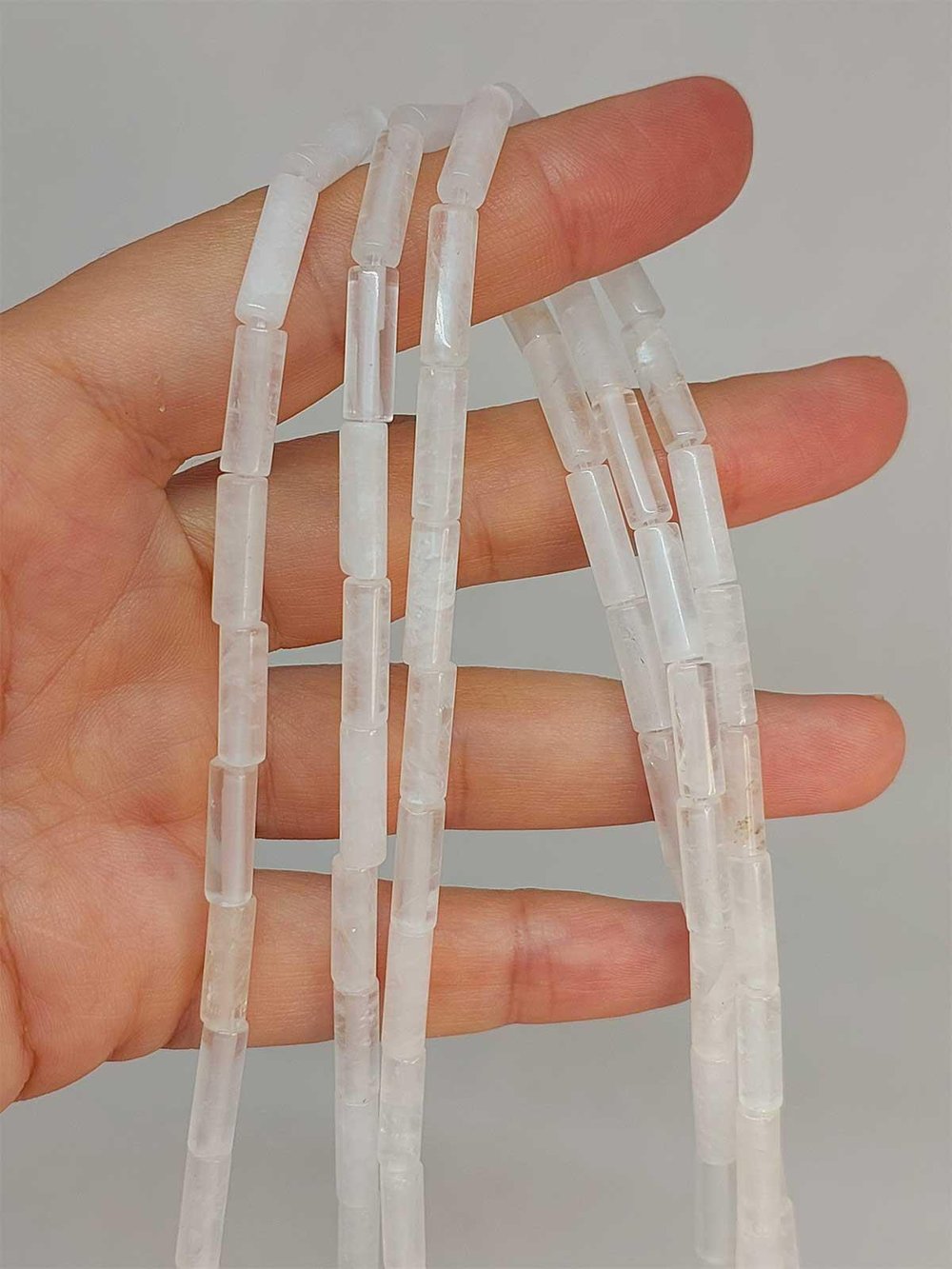 Çeyrek Dizi (9cm uzunluğundadır!) Kristal Kuvars Taşı Silindir Kesim 4x12.5mm Çeyrek Dizi (49374)