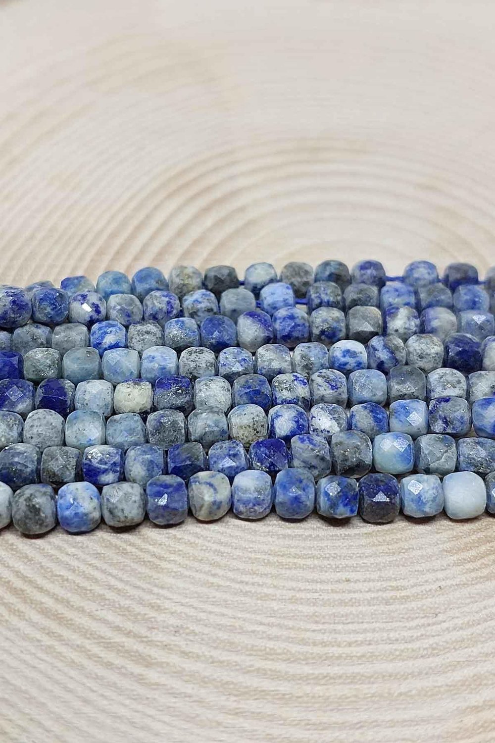 Çeyrek Dizi (9cm uzunluğundadır!) Lapis Taşı Küp Şekilli Çeyrek Dizi 4mm
