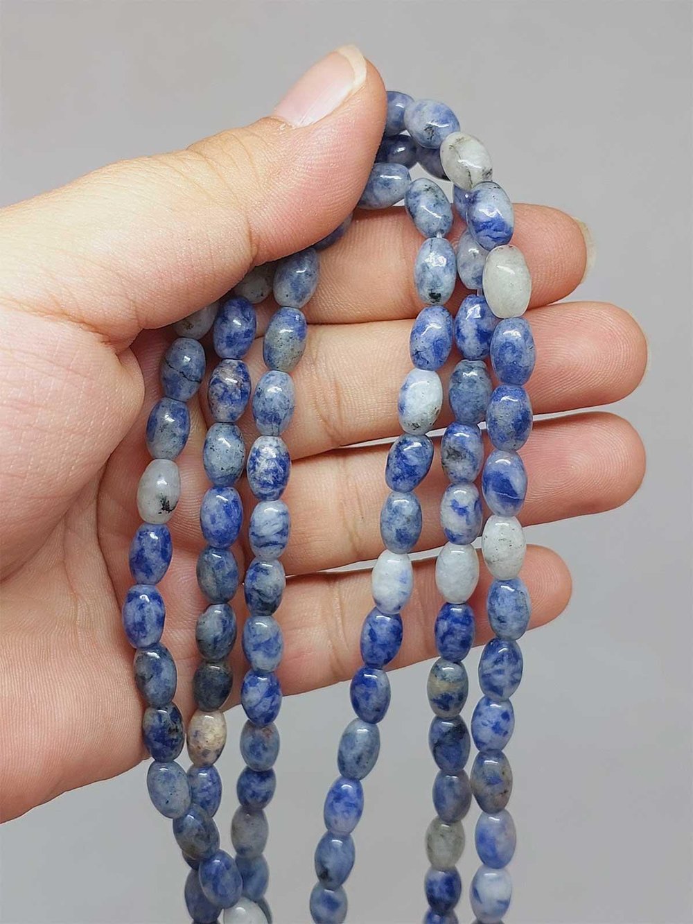 Çeyrek Dizi (9cm uzunluğundadır!) Sodalit Taşı Arpa Kesim Çeyrek Dizi 6*8.5mm (49984)
