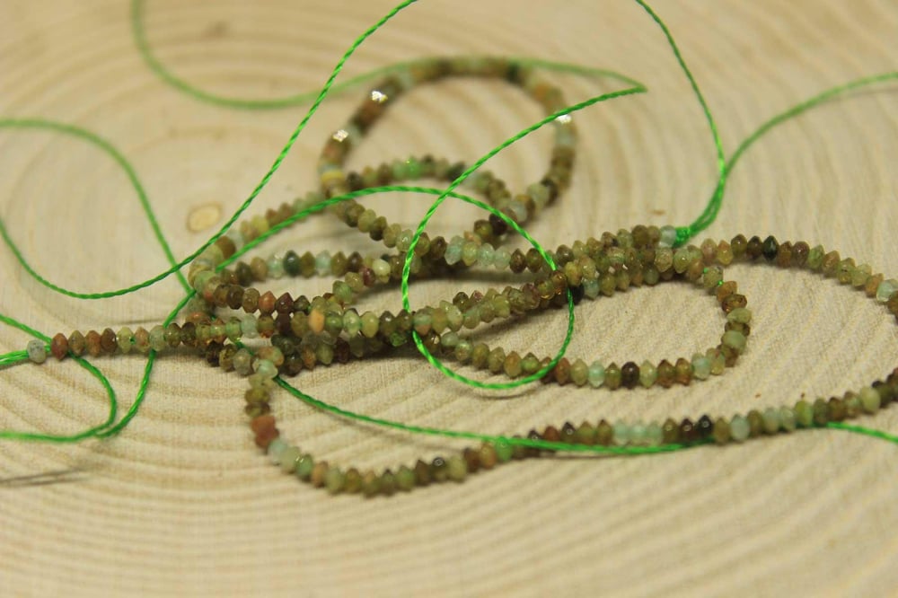 Çeyrek Dizi (9cm uzunluğundadır!) Yeşil Lal (Granat) (Garnet) Taşı Rondela Çeyrek Dizi 2mm