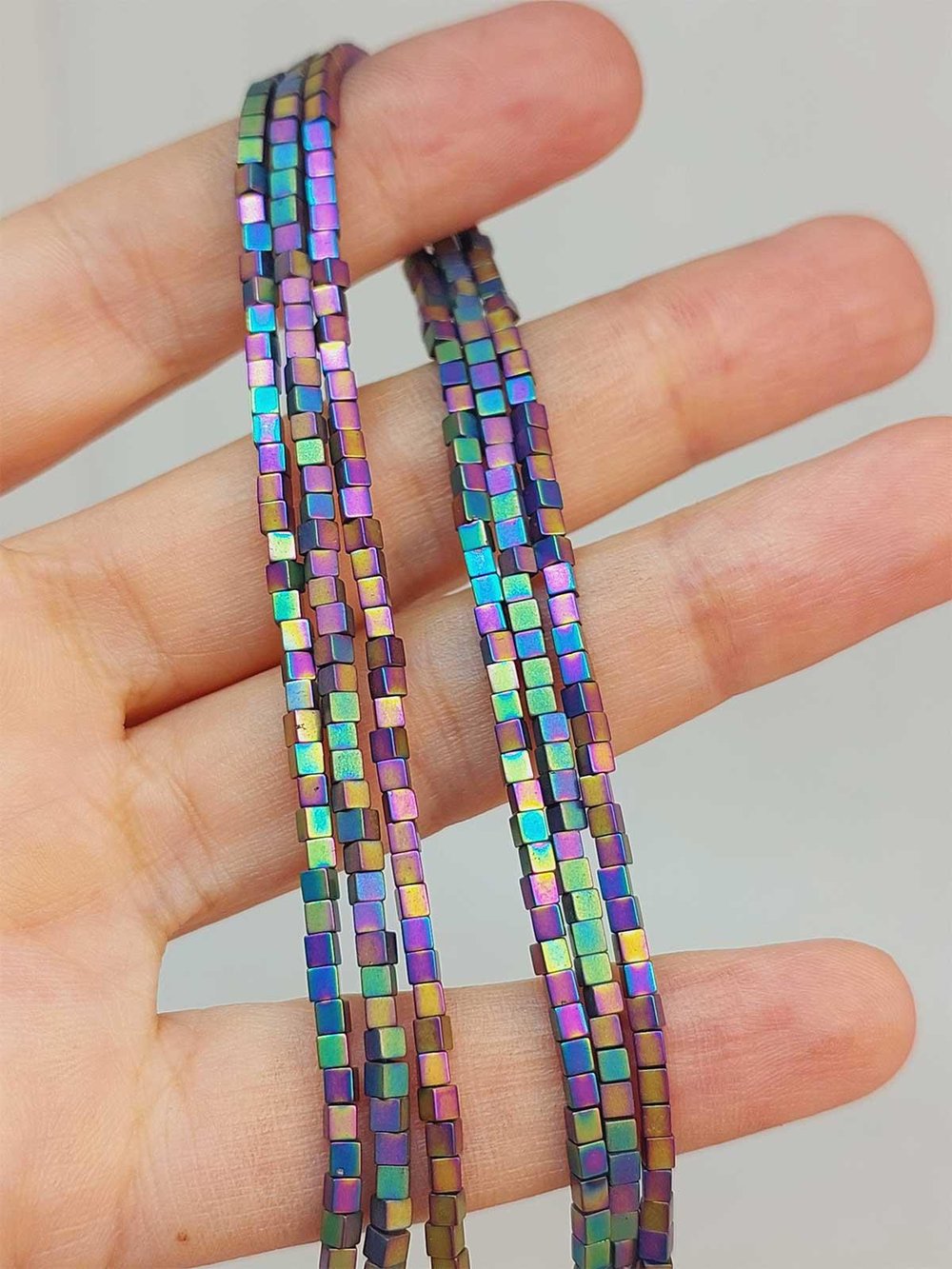 Hematit Taşı Dizi 2*2mm (49646) YARIM Dizi (17cm uzunluğundadır)