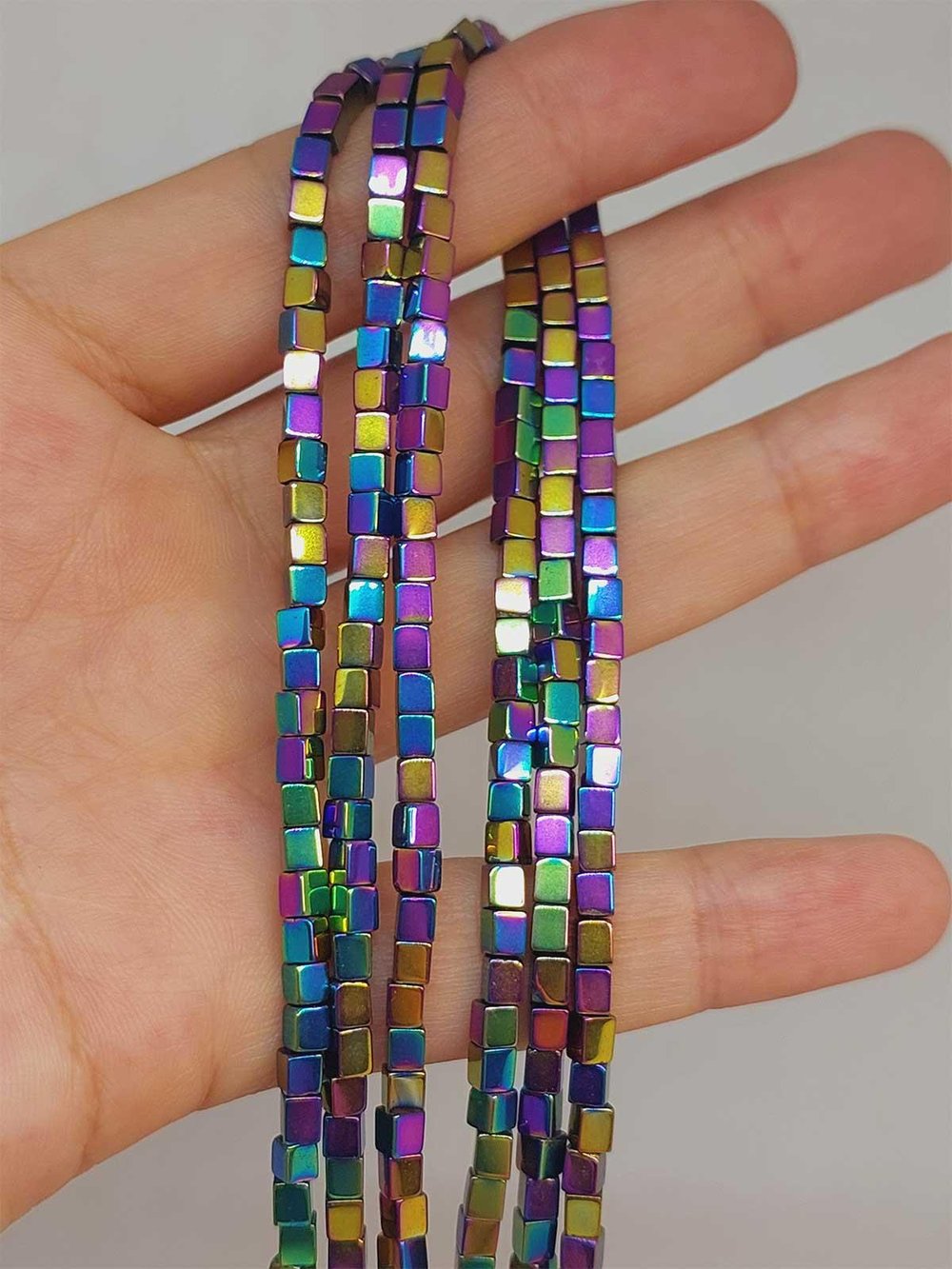 Hematit Taşı Küp Şekilli 3mm YARIM Dizi (48114) (18cm uzunluğundadır)
