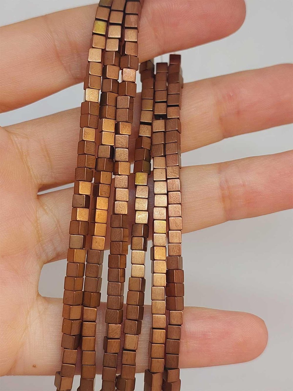 Hematit Taşı Küp Şekilli 3mm YARIM Dizi (48110) (18cm uzunluğundadır)
