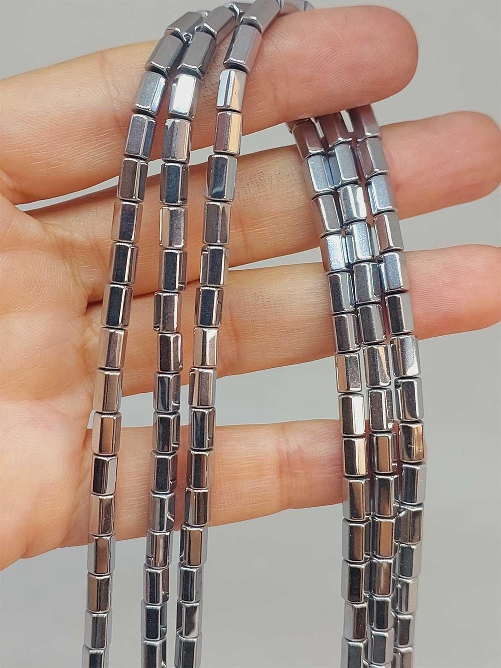 Hematit Taşı YARIM Dizi 3.5*6mm (48186) (18cm uzunluğundadır)