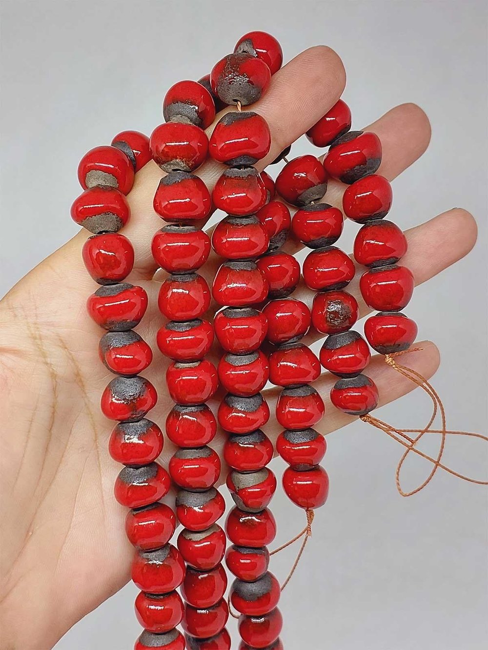 Kırmızı Renk Sırlı Seramik Boncuk Dizi 10-12mm/23cm (54120)