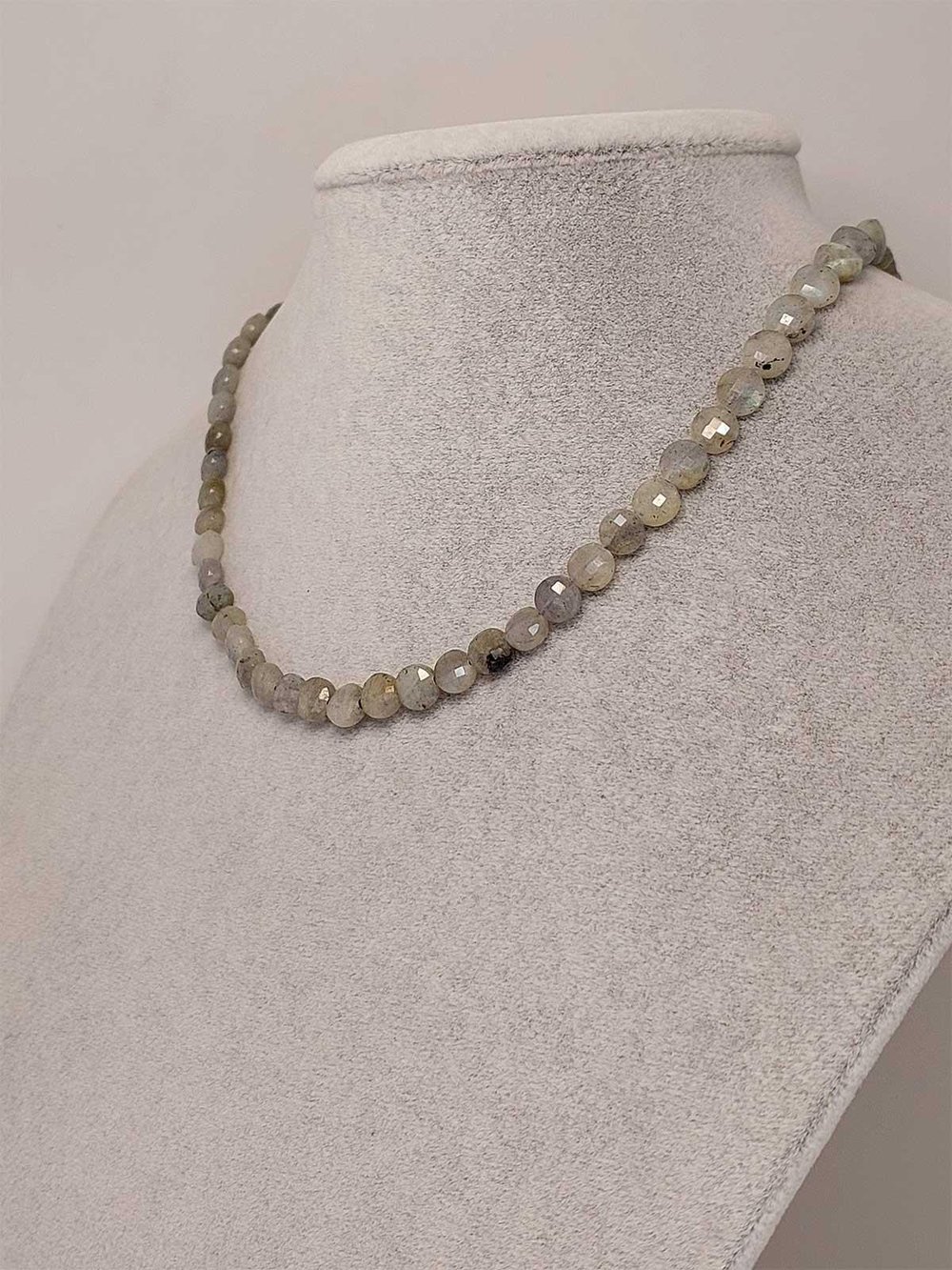 Labradorit Taşı YASSI Faset Kesim Kolye 6x4mm (Sabit Klipsli)