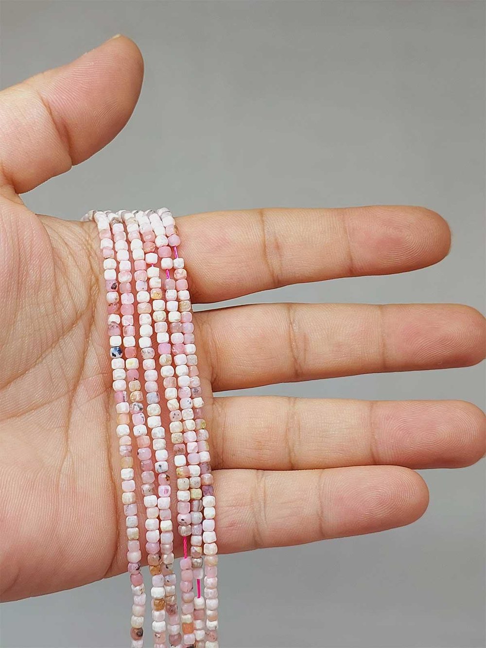Opal Taşı Küp Şekilli Dizi 2mm (51150) YARIM Dizi (17cm uzunluğundadır)