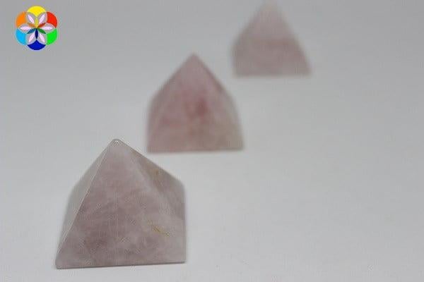 Pembe Kuvars Taşı Piramit - 60gr