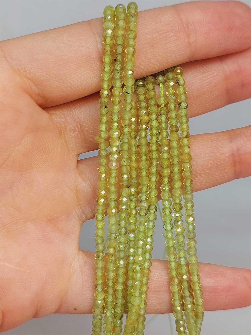 Peridot (Zebercet) Taşı Dizi 2.5mm (45922) YARIM Dizi (17cm uzunluğundadır)