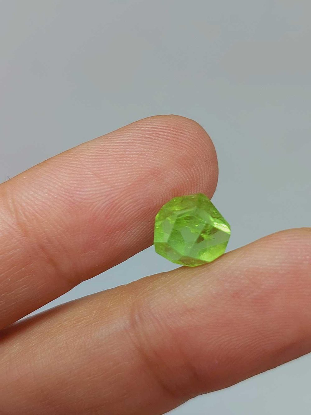 Peridot (Zebercet) Taşı Otantik Doğal Kesim (Ortalama 3 karat) (55630)