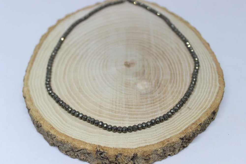 Pirit Taşı Rondela Faset Kesim 4*3mm YARIM Dizi (17cm uzunluğundadır)