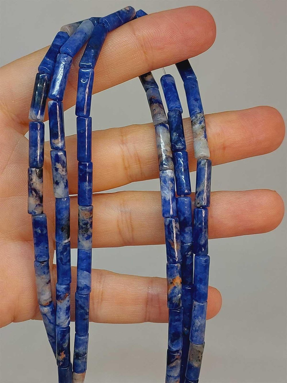 Sodalit Taşı Silindir Kesim 4x12.5mm YARIM Dizi (49364) (18cm uzunluğundadır)