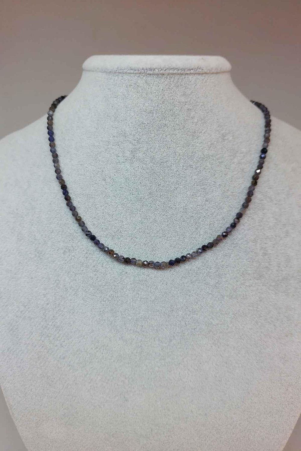 Su Safiri (İyolit) Taşı 3mm Kolye (Sabit Klipsli)