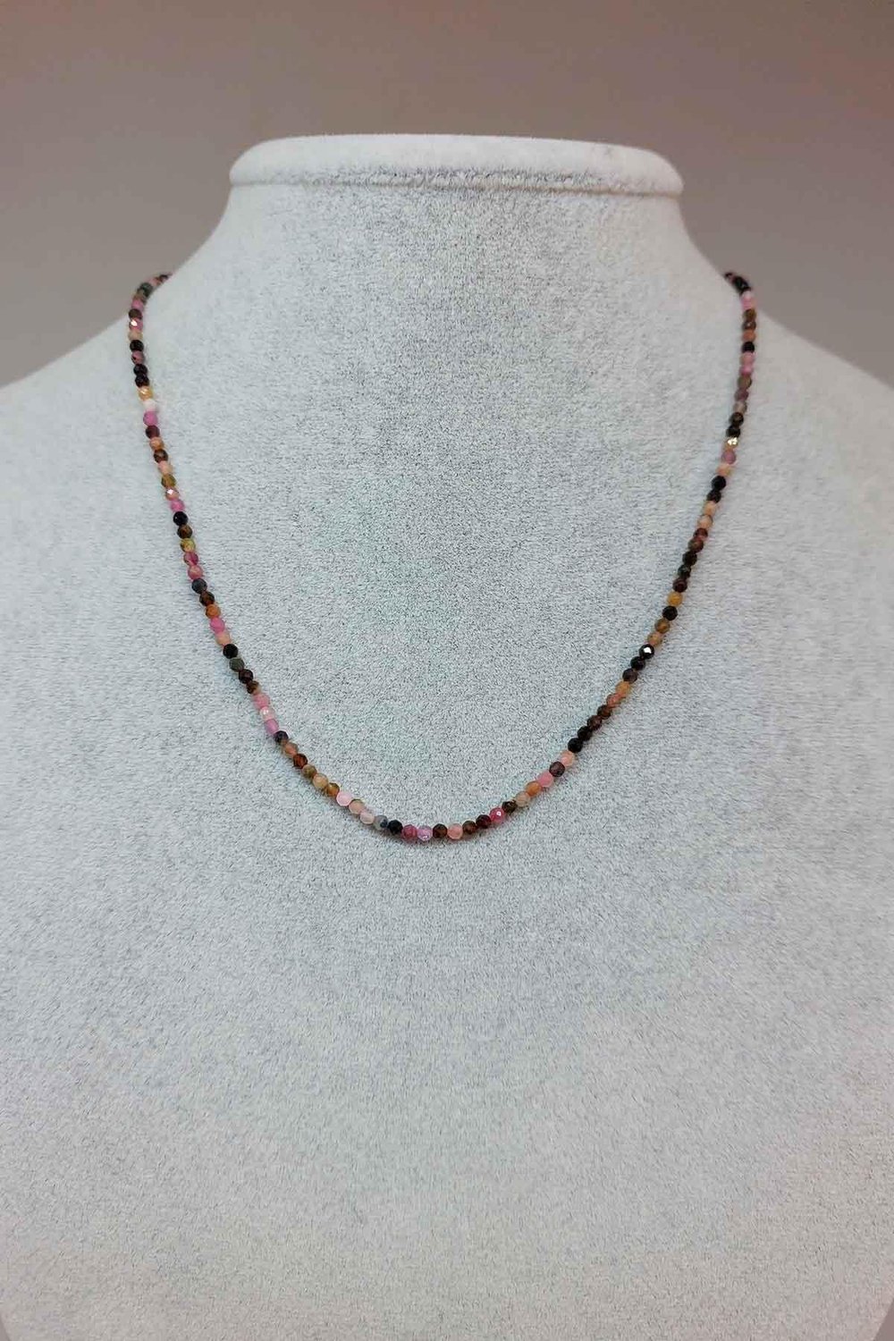 Turmalin Taşı 2.5mm Kolye (Sabit Klipsli) (23075)