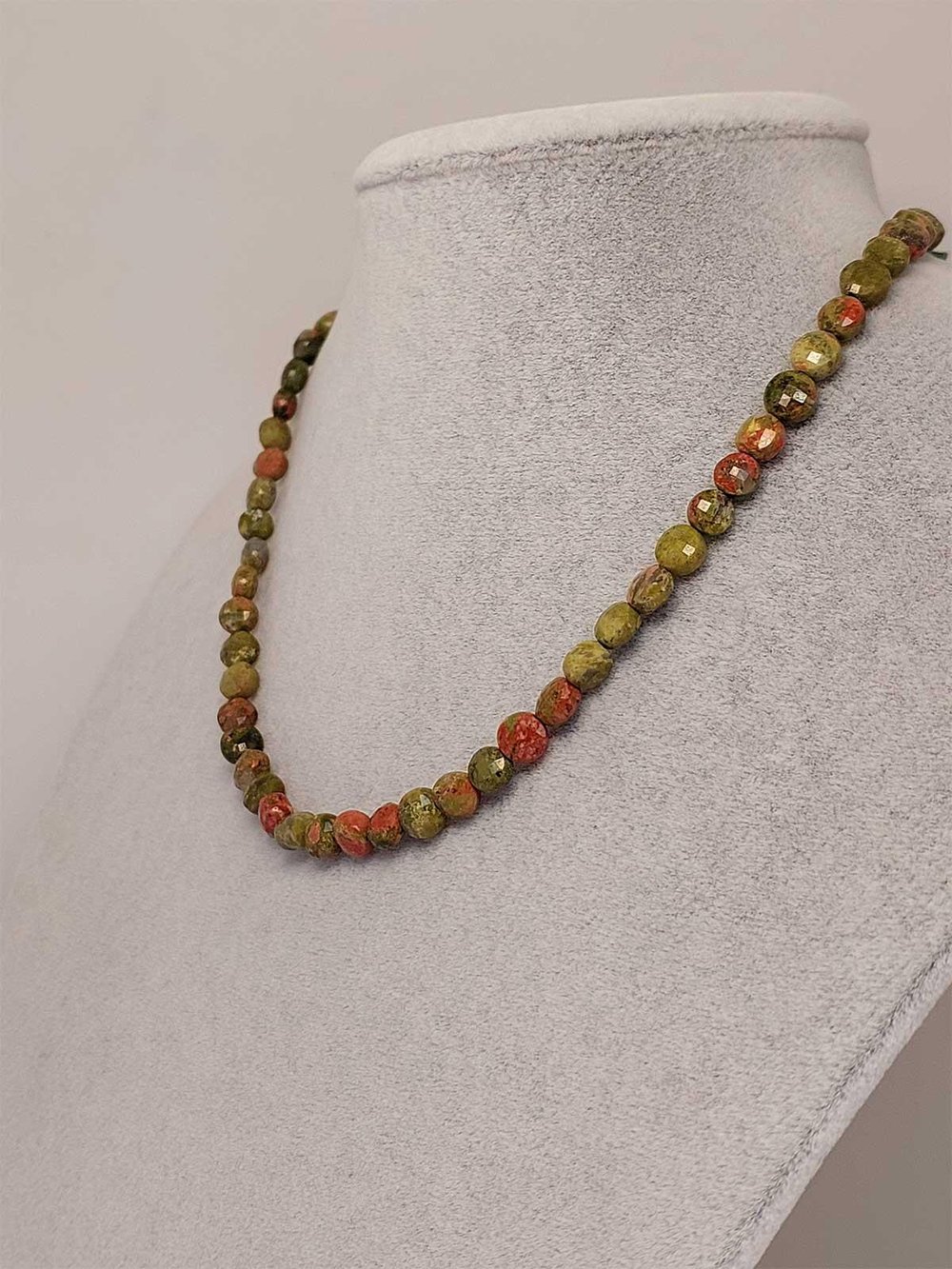 Unakit Taşı YASSI Faset Kesim Kolye 6x4mm (Sabit Klipsli)