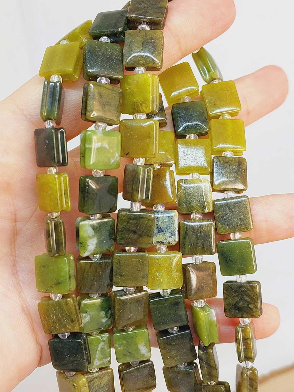 Yeşim Taşı Yandan Oyuklu Kare Kesim 10x10mm YARIM Dizi (49554) (18cm uzunluğundadır)