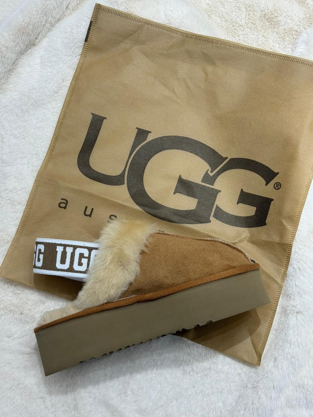 UGG