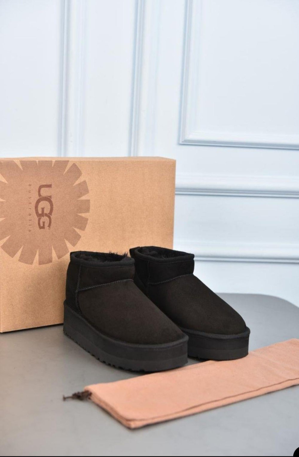 UGG CLASSİC ULTRA MİNİ SİYAH