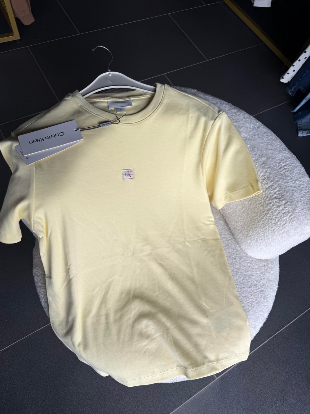 C Toz Tereyağ Sarısı Minimal Tshirt