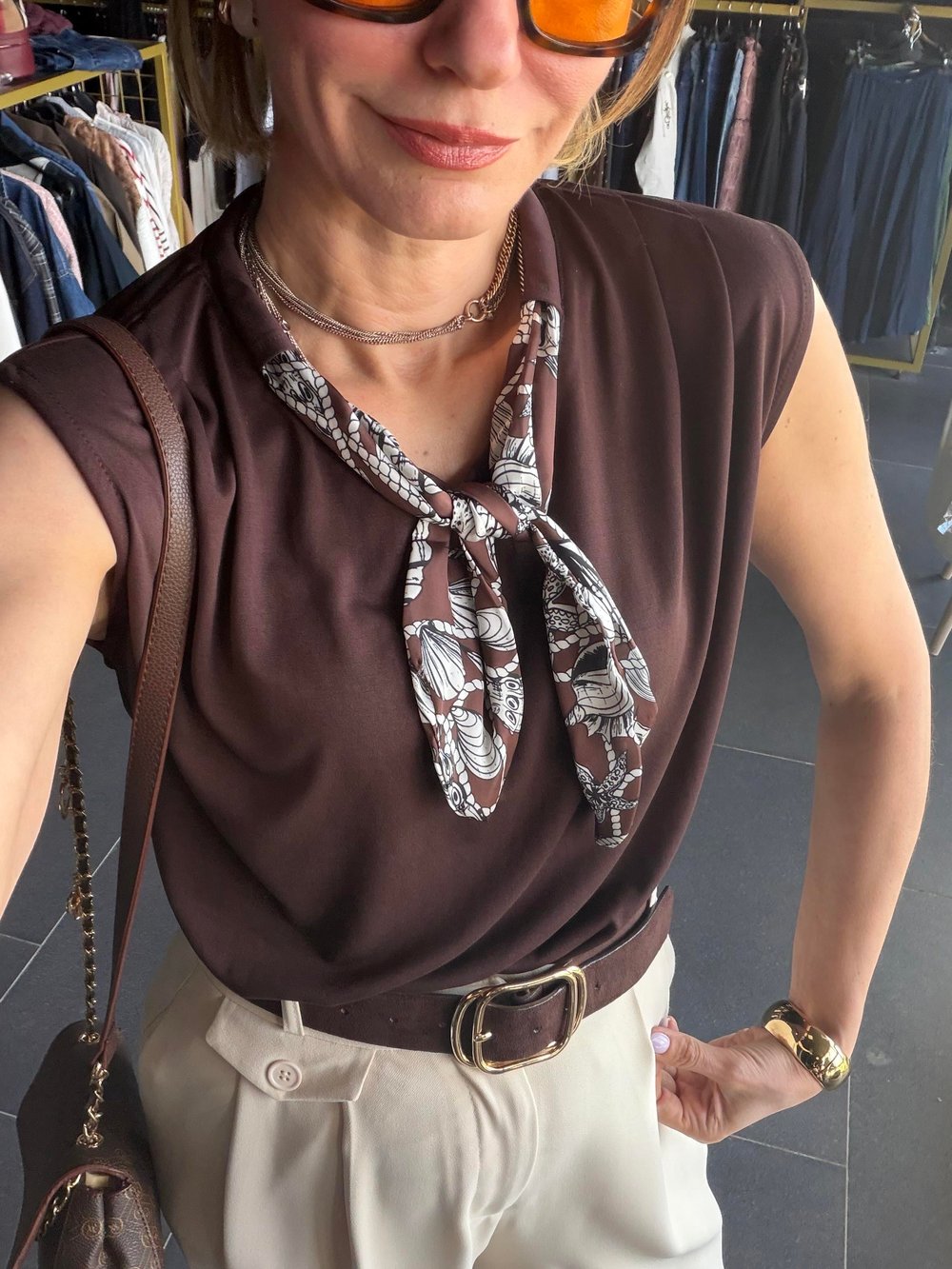 Diena Fularlı Kahve Tshirt