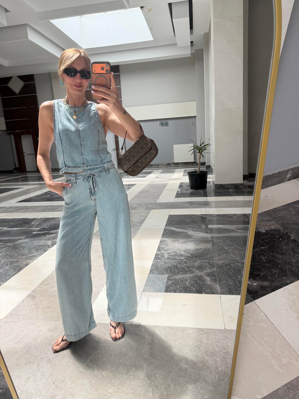 Marka Model Tensel Pantolon Bluz Takım