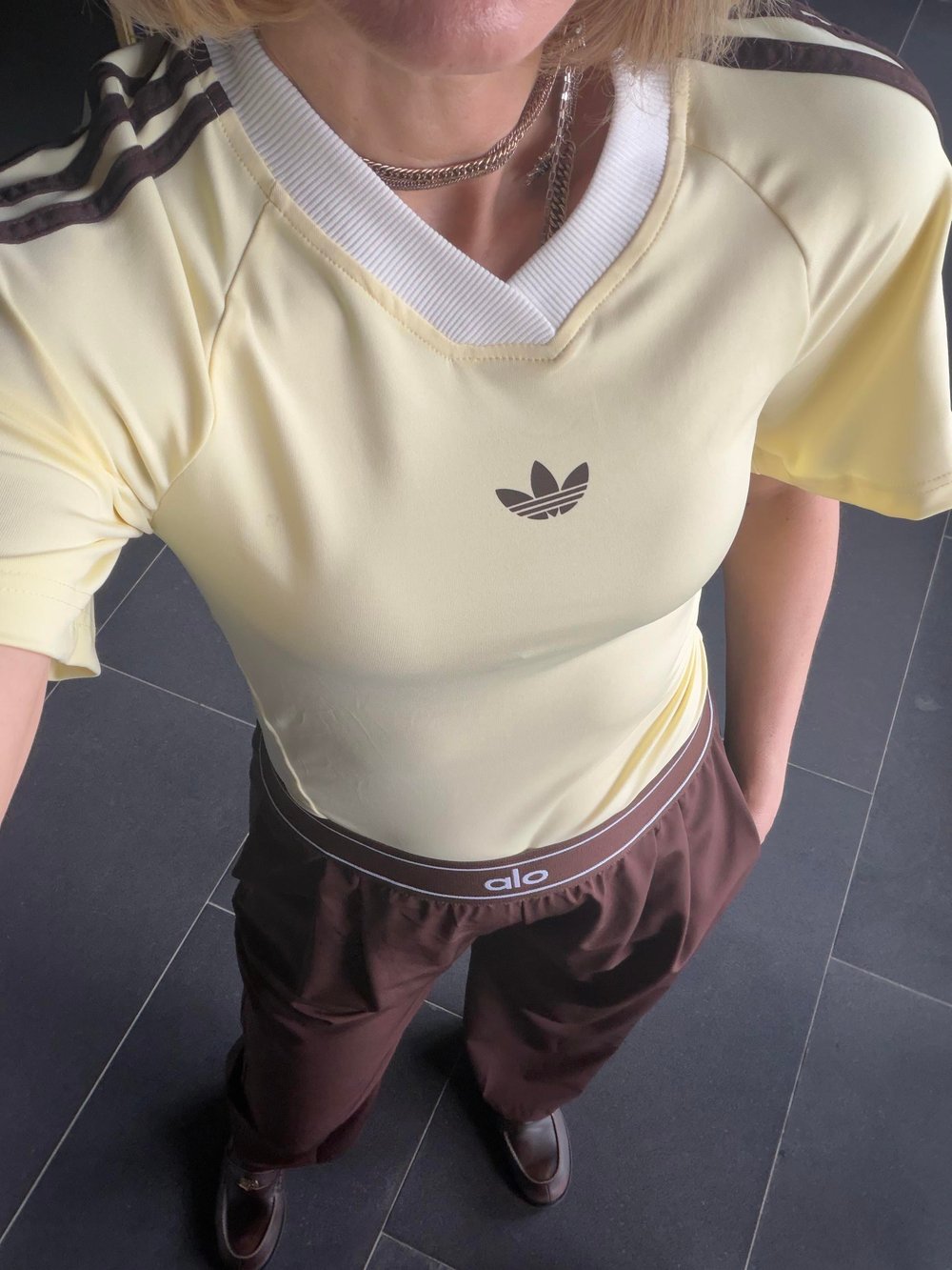 V Yaka Butter Originals Yanları Drapeli Tshirt