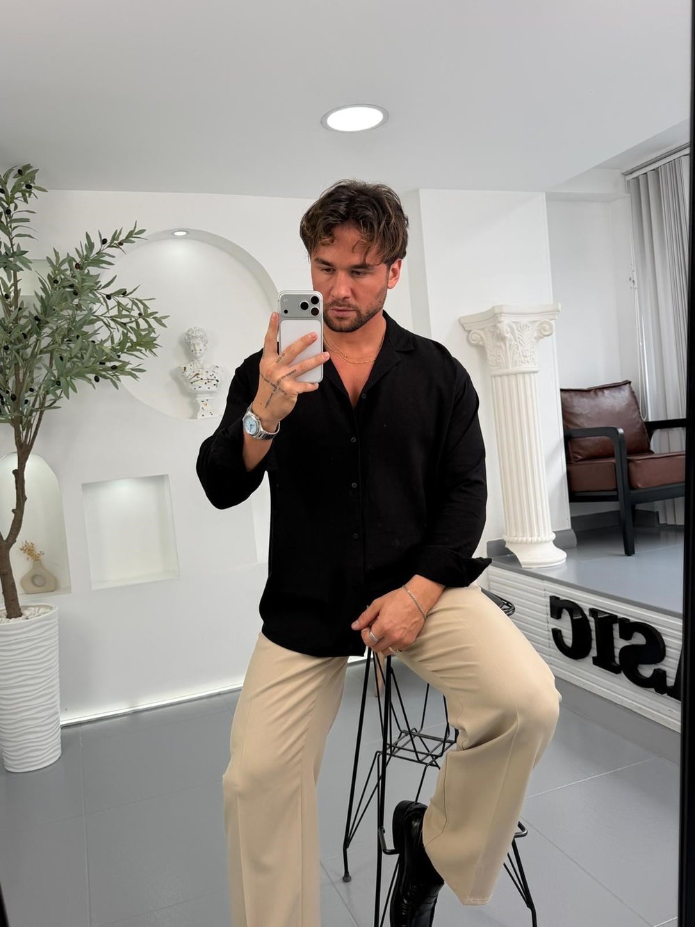 Siyah Mr Açık Yaka Regular Fit Gömlek