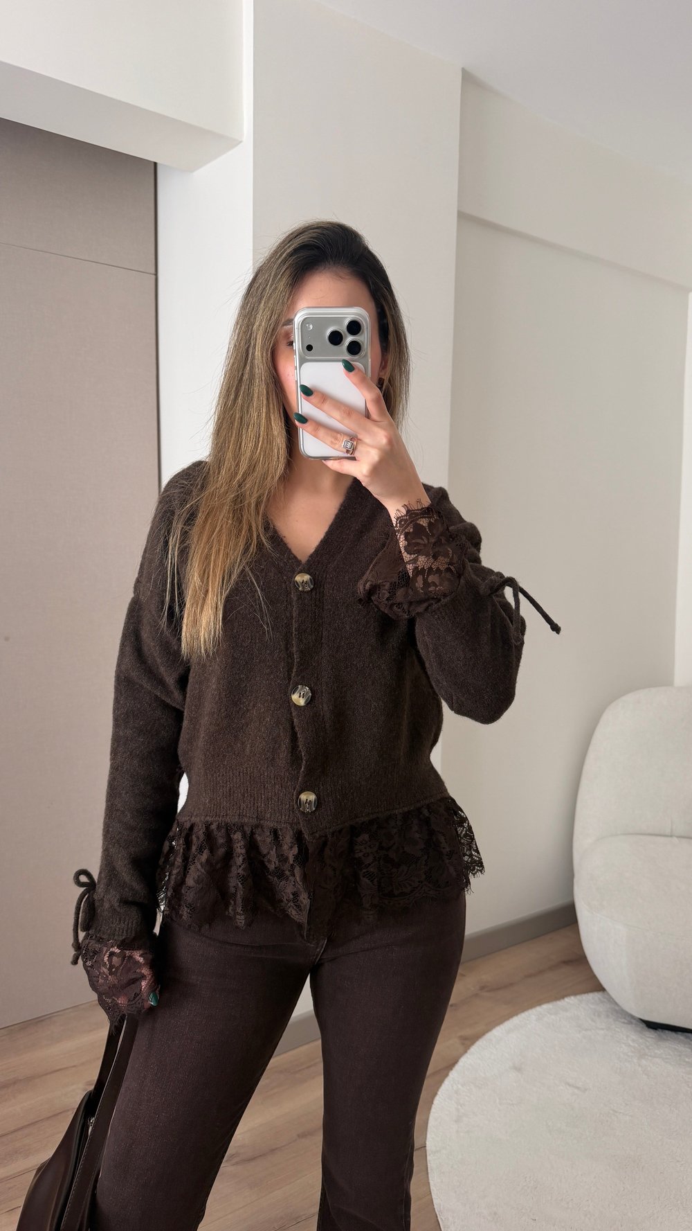 DANTELLİ YUMOŞ KAHVE HIRKA