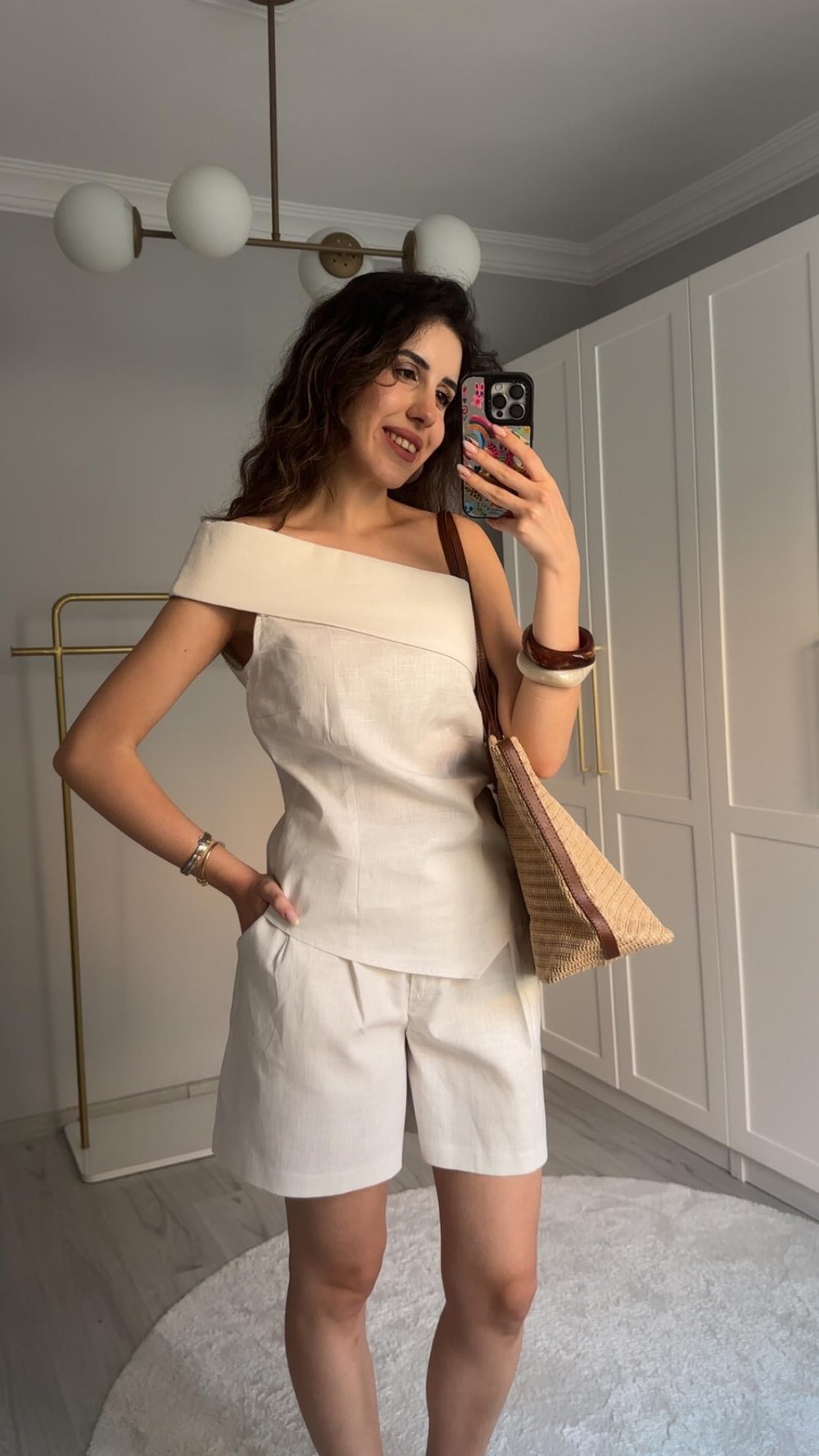 YAKA DETAYLI KETEN KIRIK BEYAZ ŞORTLU TAKIM
