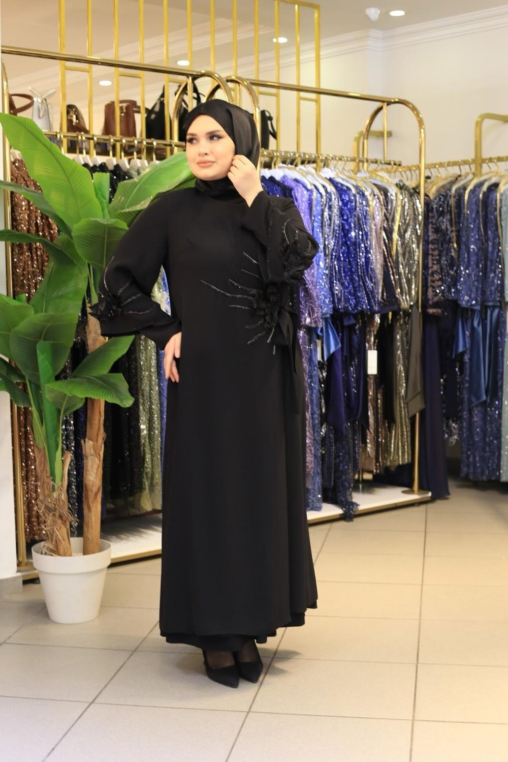 3412 KOD ÇİÇEK KABARTMALI FERACE SİYAH