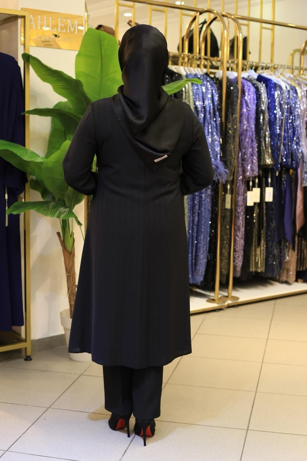 7110 KOD UZUN TAŞLI TUNİK SİYAH