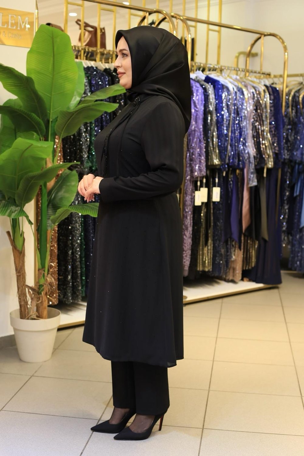 7110 KOD UZUN TAŞLI TUNİK SİYAH