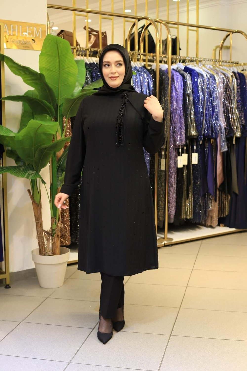 7110 KOD UZUN TAŞLI TUNİK SİYAH