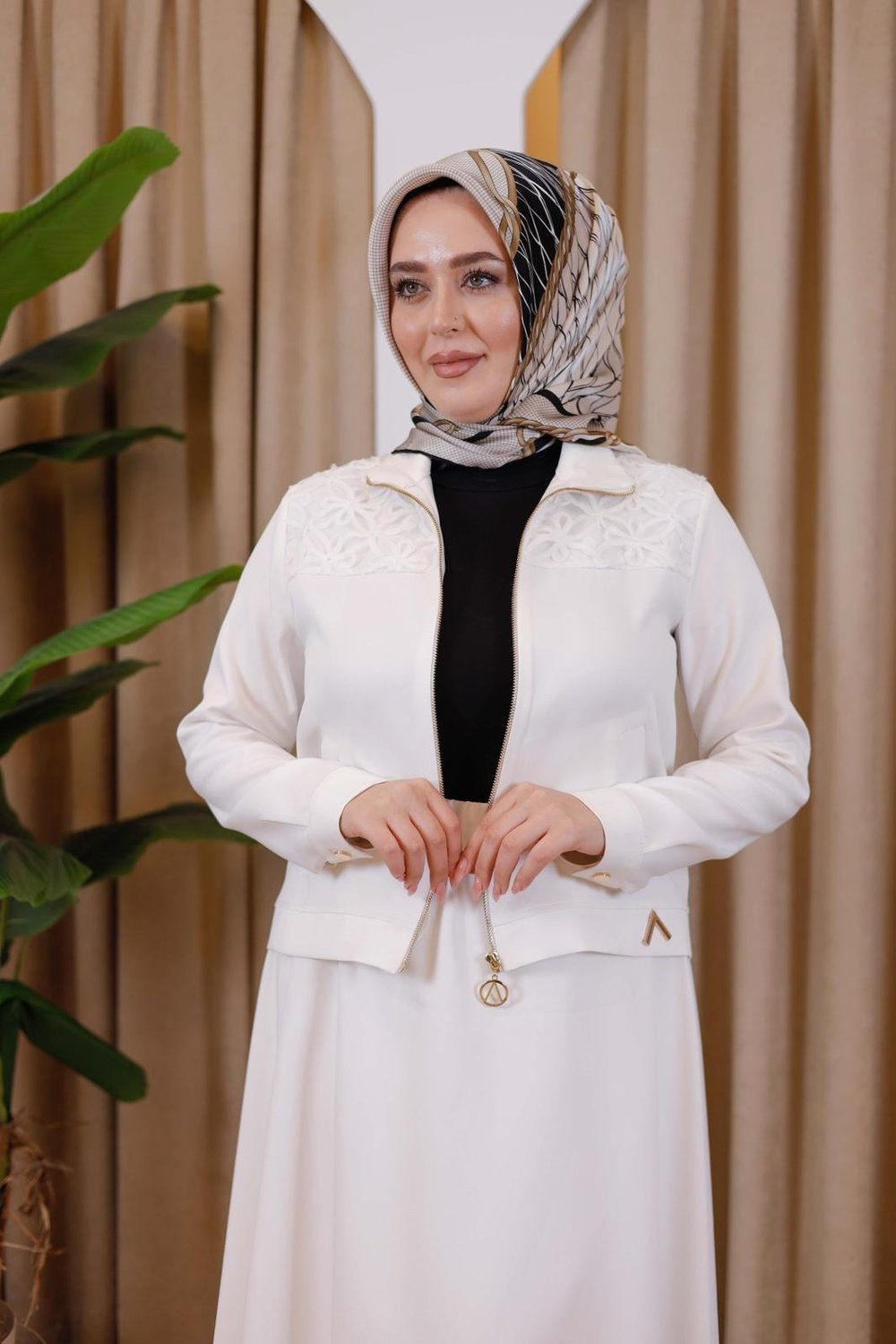 7113 KOD GÜPÜR DETAYLI CEKET EKRU