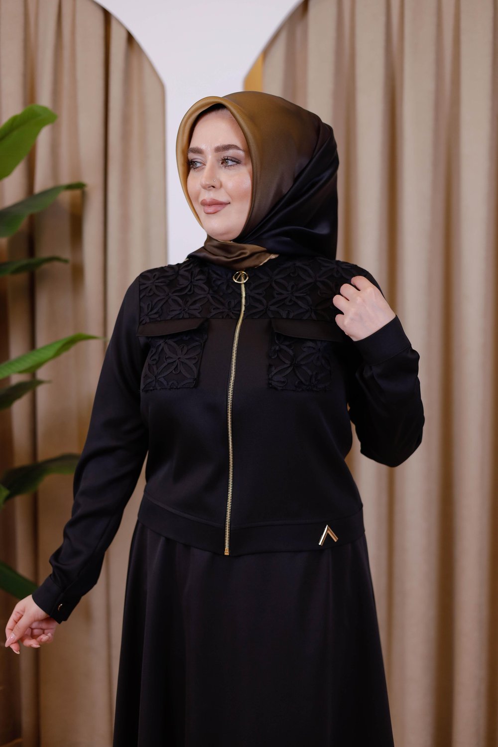 7114 KOD GÜPÜR DETAYLI CEKET SİYAH