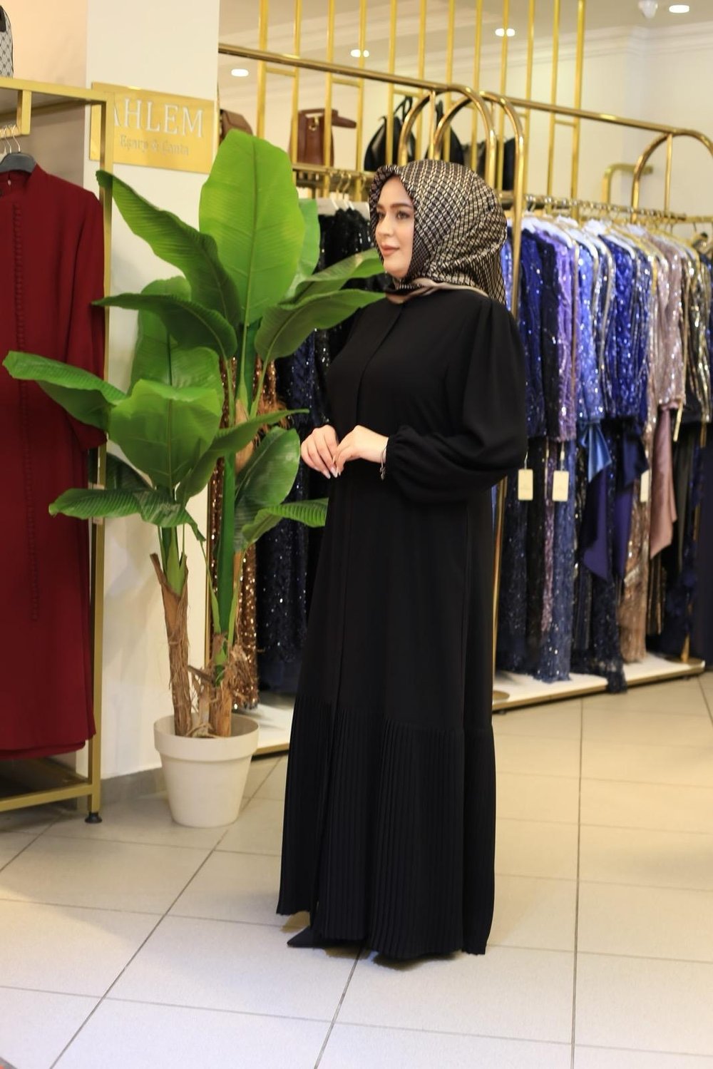 7631 KOD SIK PİLE FERACE SİYAH