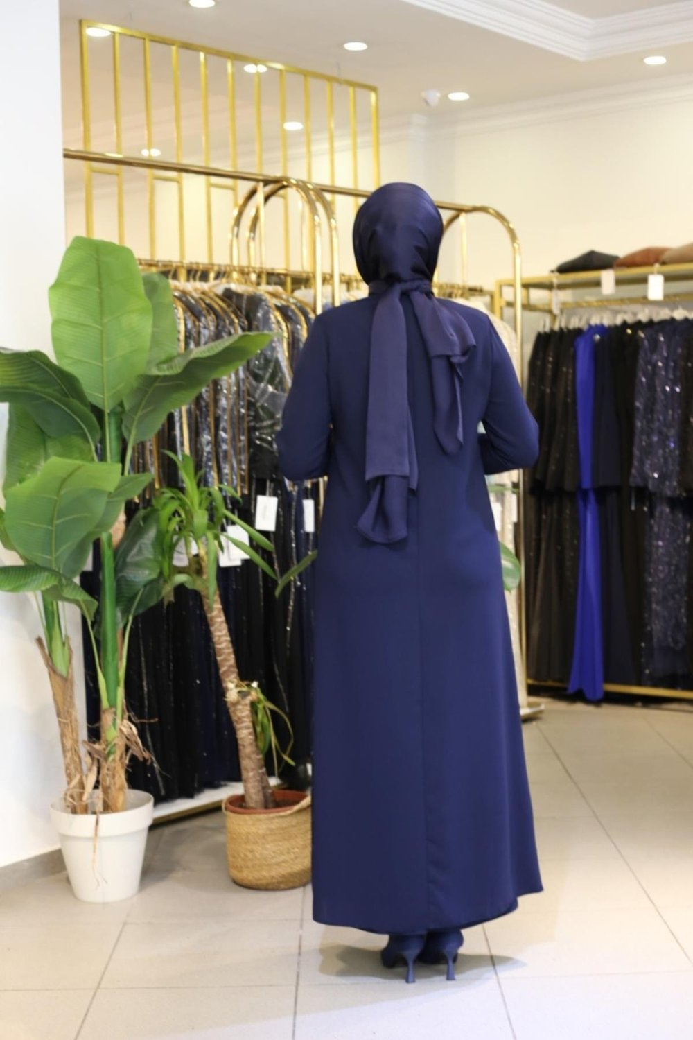 8200 CODE GUIPURE ZIPPERED ABAYA