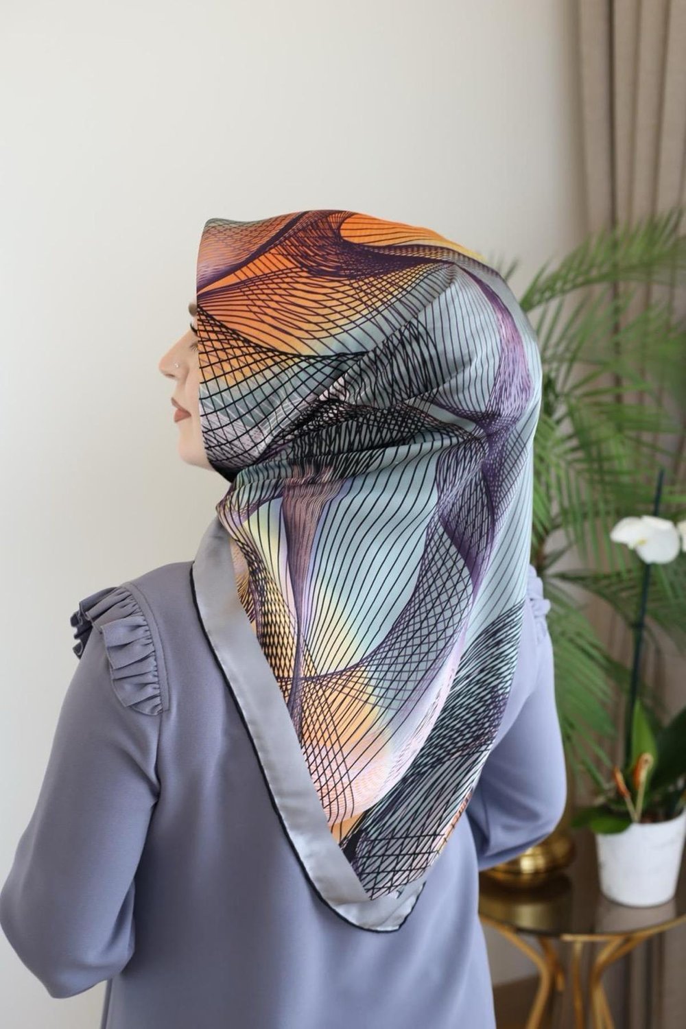 9027230/311 KOD FIRÇA DESENLİ PİERRE CARDİN SAF İPEK EŞARP STD